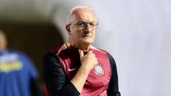 Dorival Júnior durante partida do Timão no Paulistão