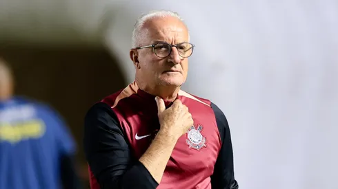 Dorival Júnior durante partida do Timão no Paulistão
