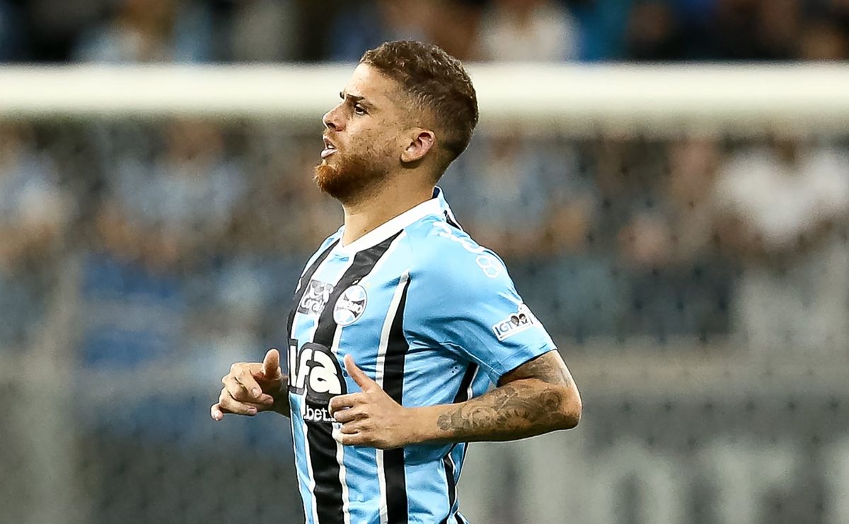 Grêmio se irrita com postura de Cuellar com nova atualização nos bastidores após volante recusar ofertas