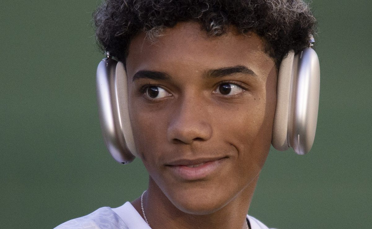 Reunião entre Santos e staff de Robinho Jr agrada, mas entraves dificultam o avanço da renovação