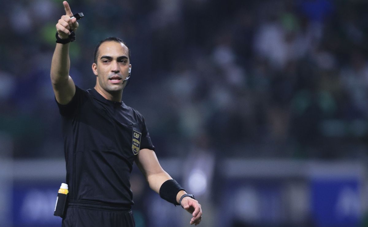 Corinthians tenta primeira vitória fora com Davi Lacerda enquanto mantém invencibilidade sob seu apito