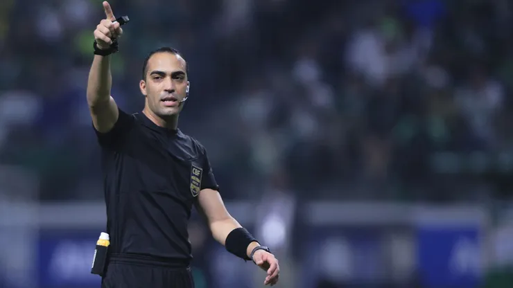 Corinthians tenta primeira vitória fora com Davi Lacerda enquanto mantém invencibilidade sob seu apito - Ettore ChiereguiniAGIF