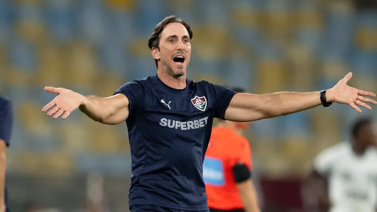 Zubeldía durante partida do Flu no Maracanã