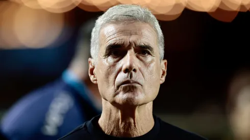 Luís Castro não corre risco de demissão no Grêmio.