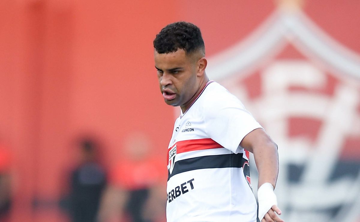 Alisson não atrai interesse da MLS e recalcula rota: irá em busca de recuperar seu espaço no SPFC