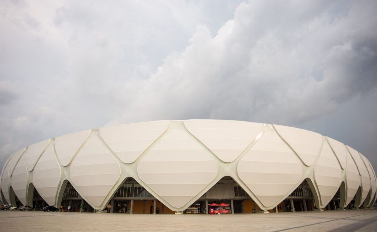 15 Fotos de Estádios da Copa de 2014 que Hoje Parecem Muito Diferentes