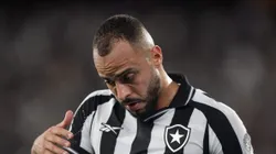 Arthur Cabral retorna após lesão.