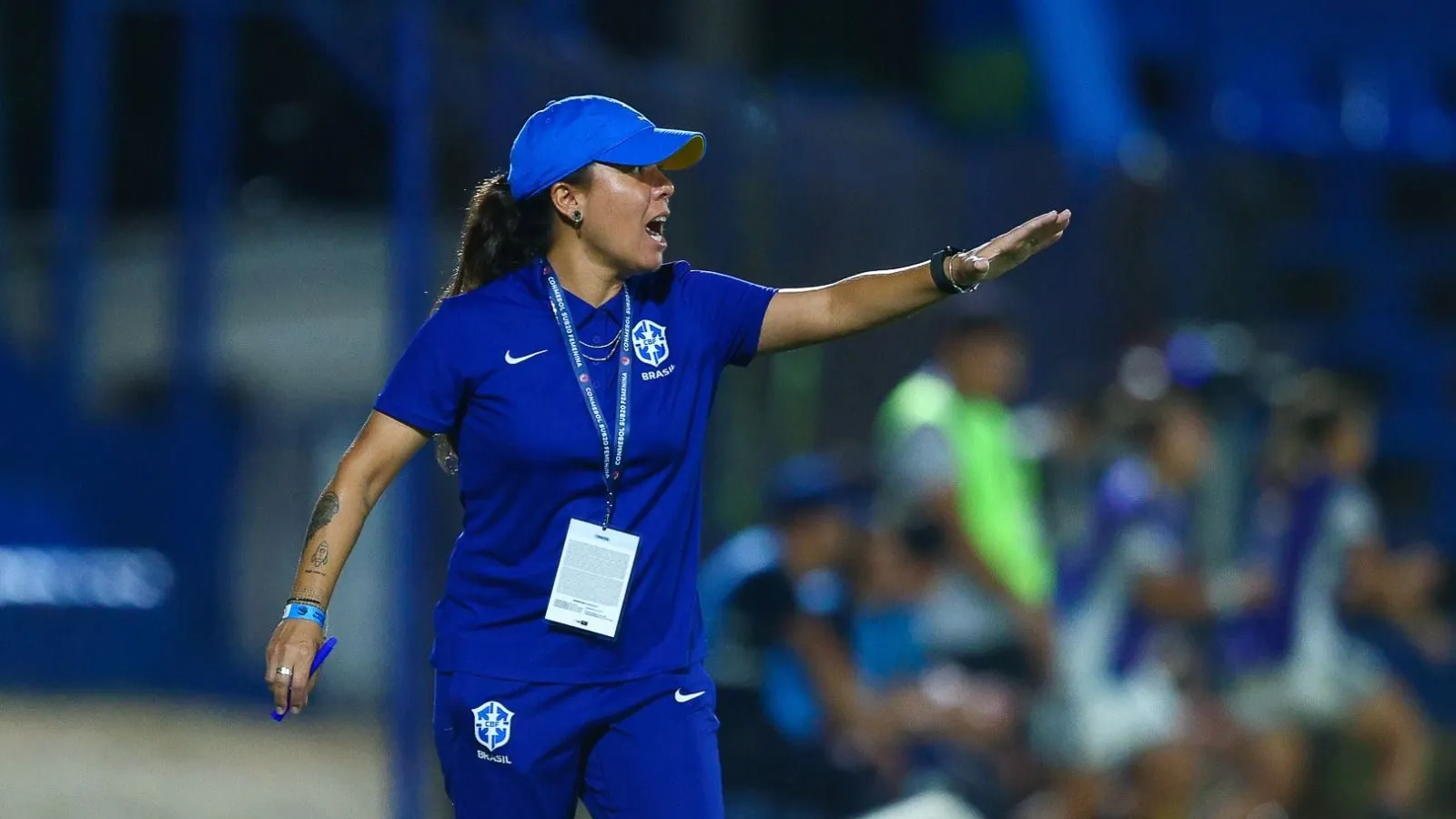 Treinadora Camilla Orlando disputa a primeira competição oficial com a Seleção Brasileira Sub-20