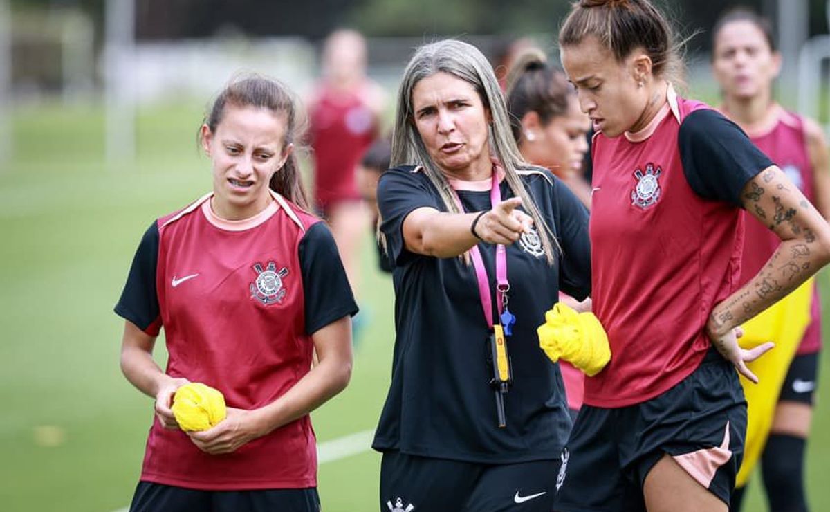 Emily Lima inicia nova era no Corinthians com treino fechado e reforço na comissão técnica