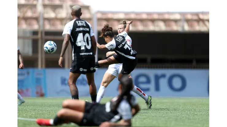 SP - SAO PAULO - 24/08/2025 - BRASILEIRO FEMININO A 2025, SAO PAULO X CORINTHIANS - Day Rodriguez jogadora do Corinthians comemora seu gol durante a partida contra o Sao Paulo no estadio Mercado Livre Pacaembu em Sao Paulo (SP), pelo campeonato Brasileiro Feminino A1 2025. Foto: Marlon Costa/AGIF