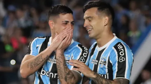 Cristaldo (à direita) está em vias avançadas de rescindir com Grêmio para jogar nos EUA