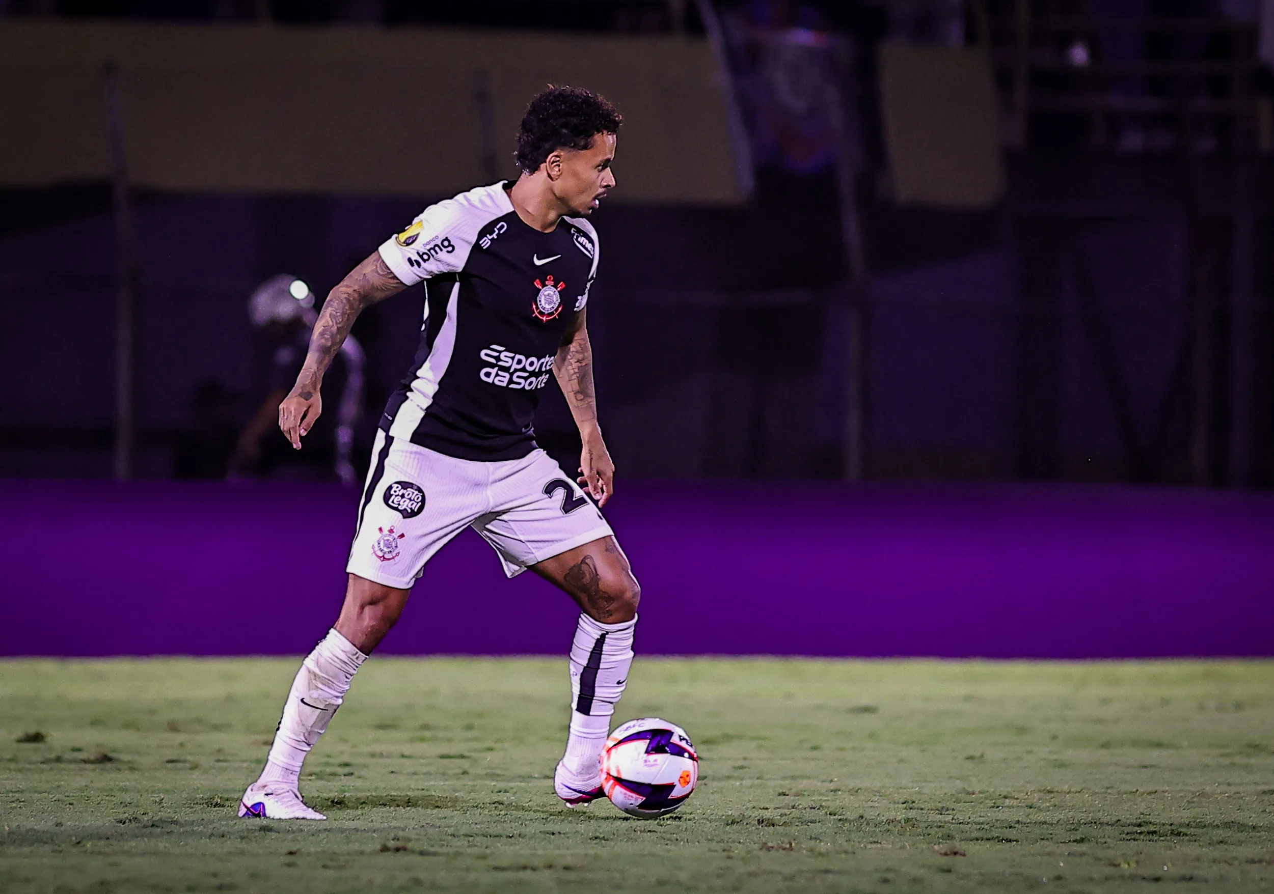 Allan jogador do Corinthians durante partida contra o Sao Bernardo no estadio Primeiro de Maio pelo campeonato Paulista 2026. Foto: Fabio Giannelli/AGIF