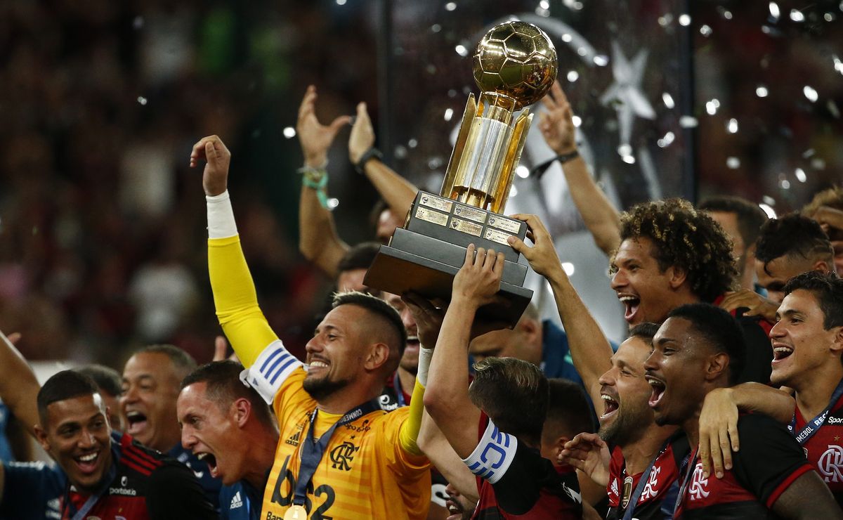 Flamengo tenta bicampeonato da Recopa Sul-Americana no Maracanã e mira novo título internacional em casa
