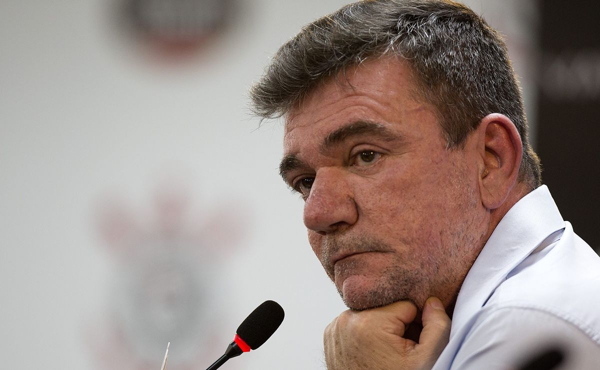 Andrés Sanchez tem tornozeleira eletrônica requisitada pelo Ministério Público após contato telefônico