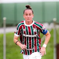 Gislaine completa 100 jogos no Brasileirão com o Fluminense