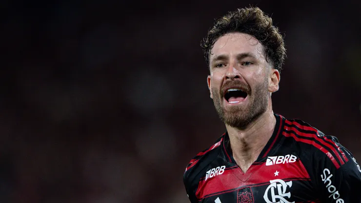 Léo Pereira jogador do Flamengo durante partida contra o Santos Foto: Thiago Ribeiro/AGIF