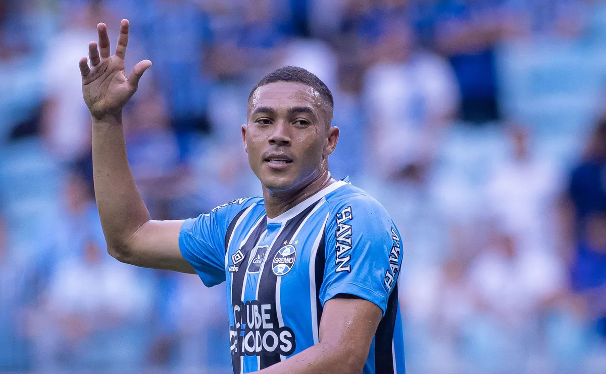 FGF valida gol de Carlos Vinícius em episódio polêmico do Gre-Nal 450