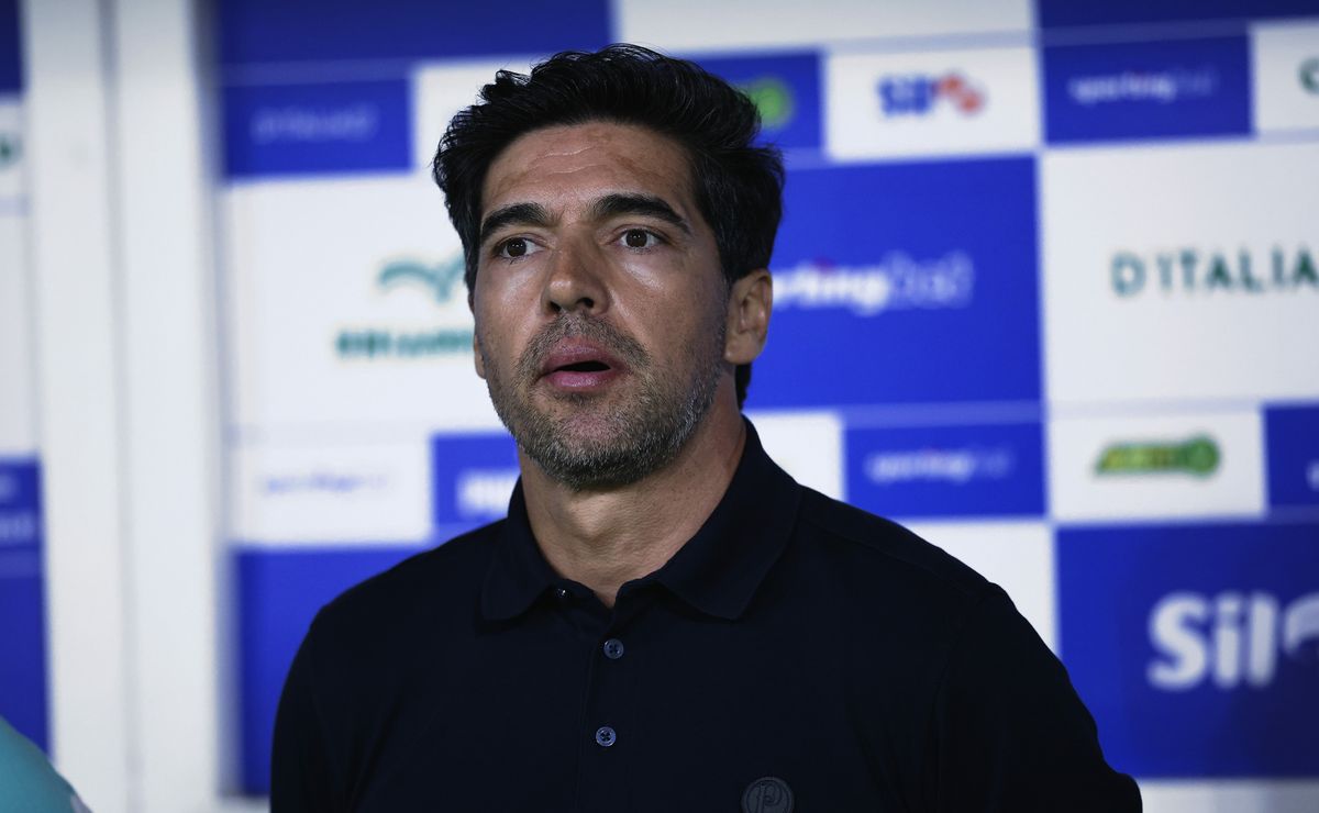 Palmeiras sofre pressão, vence e mantém liderança do Brasileirão com leitura tática de Abel Ferreira