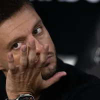 Três zagueiros? Anselmi se defende de críticas por defesa no Botafogo