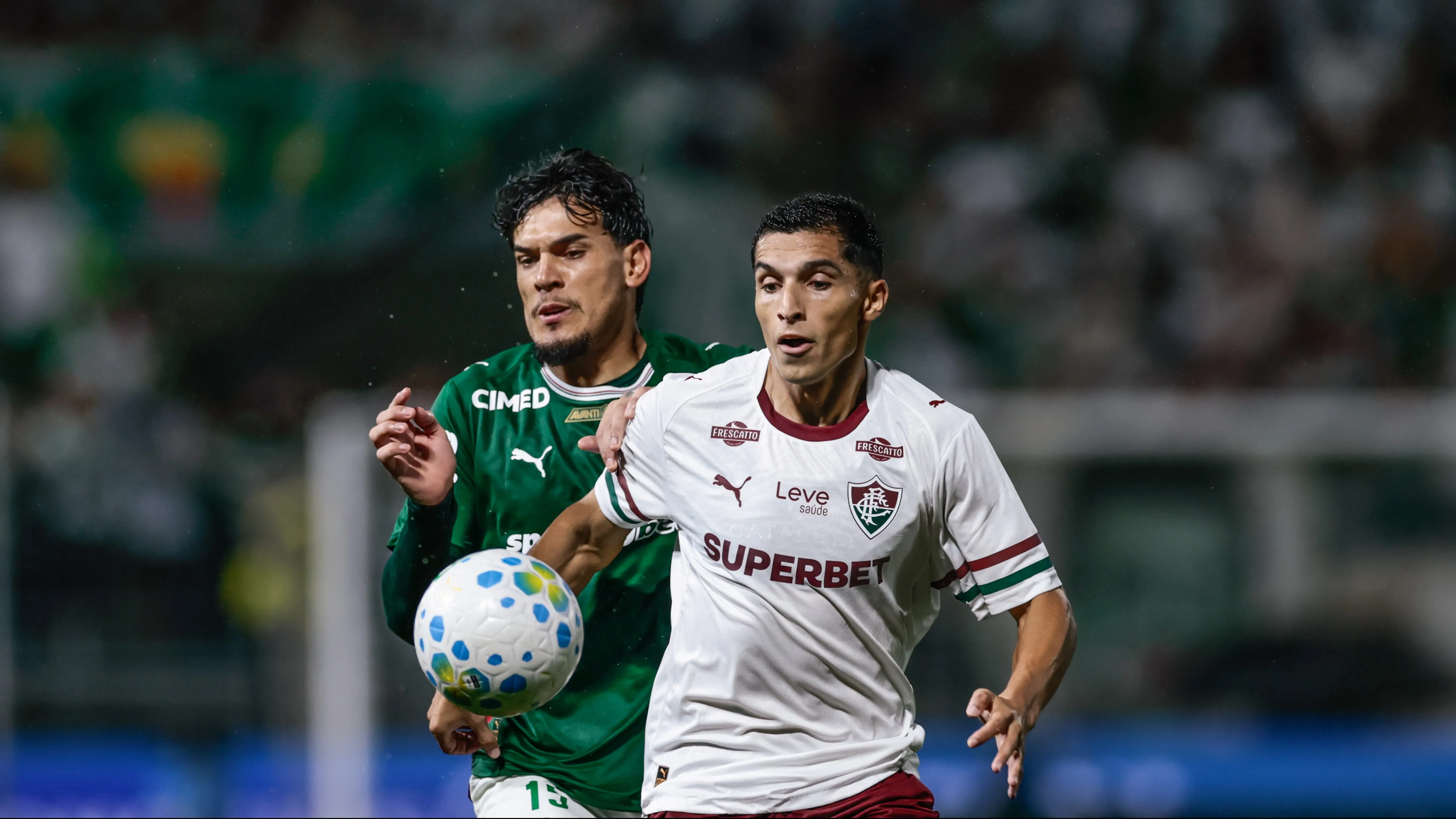 Savarino em ação no duelo contra o Palmeiras – Foto: Marcello Zambrana/AGIF