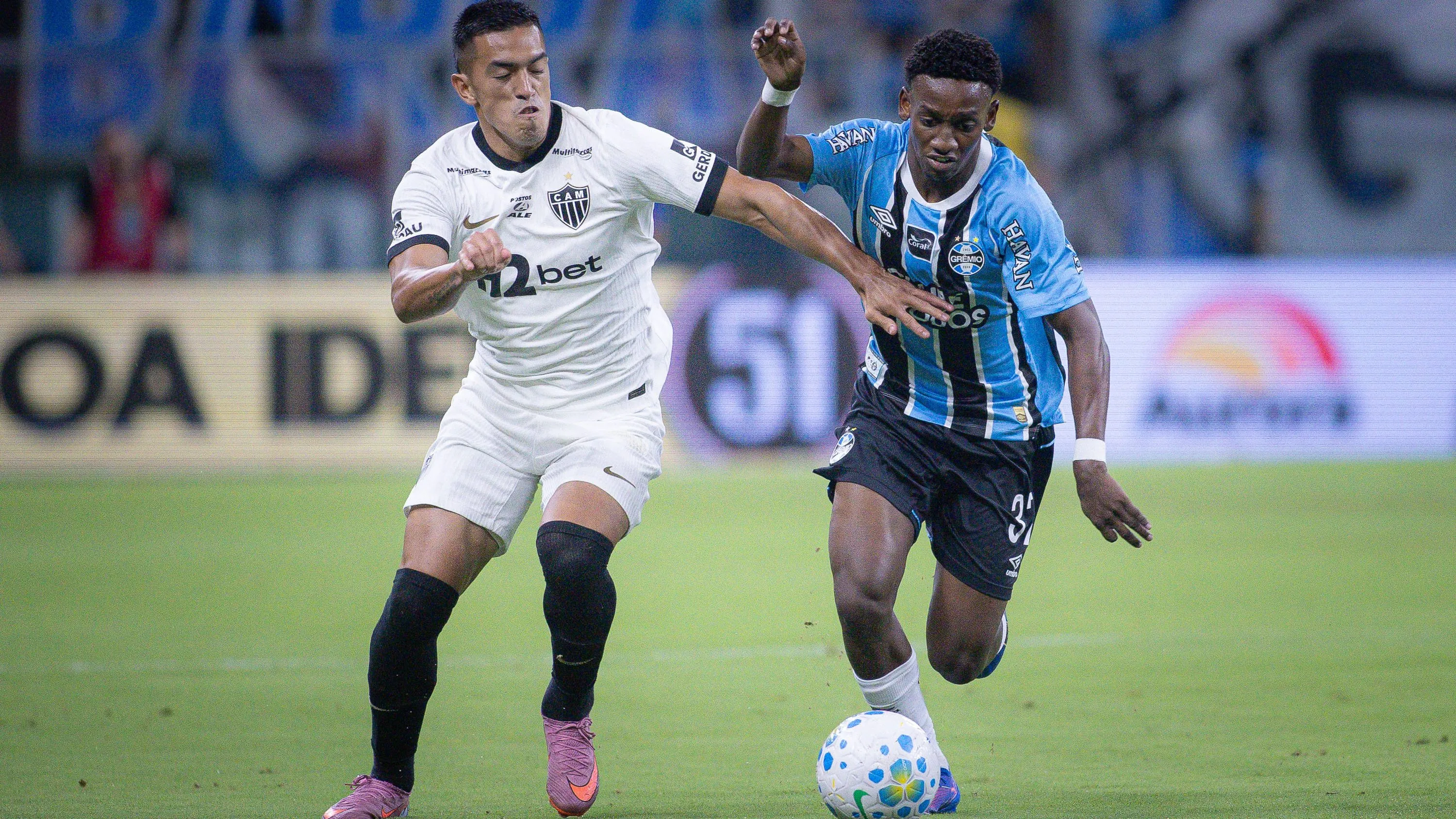 Gabriel Mec em ação pelo Imortal na vitória sobre o Atlético-MG, pel Brasileirão – Foto: Maxi Franzoi/AGIF