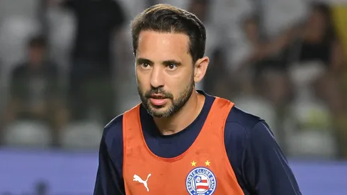 Everton Ribeiro jogador do Bahia durante aquecimento antes da partida contra o Corinthians no estadio Vila Belmiro pelo campeonato Brasileiro A 2026.