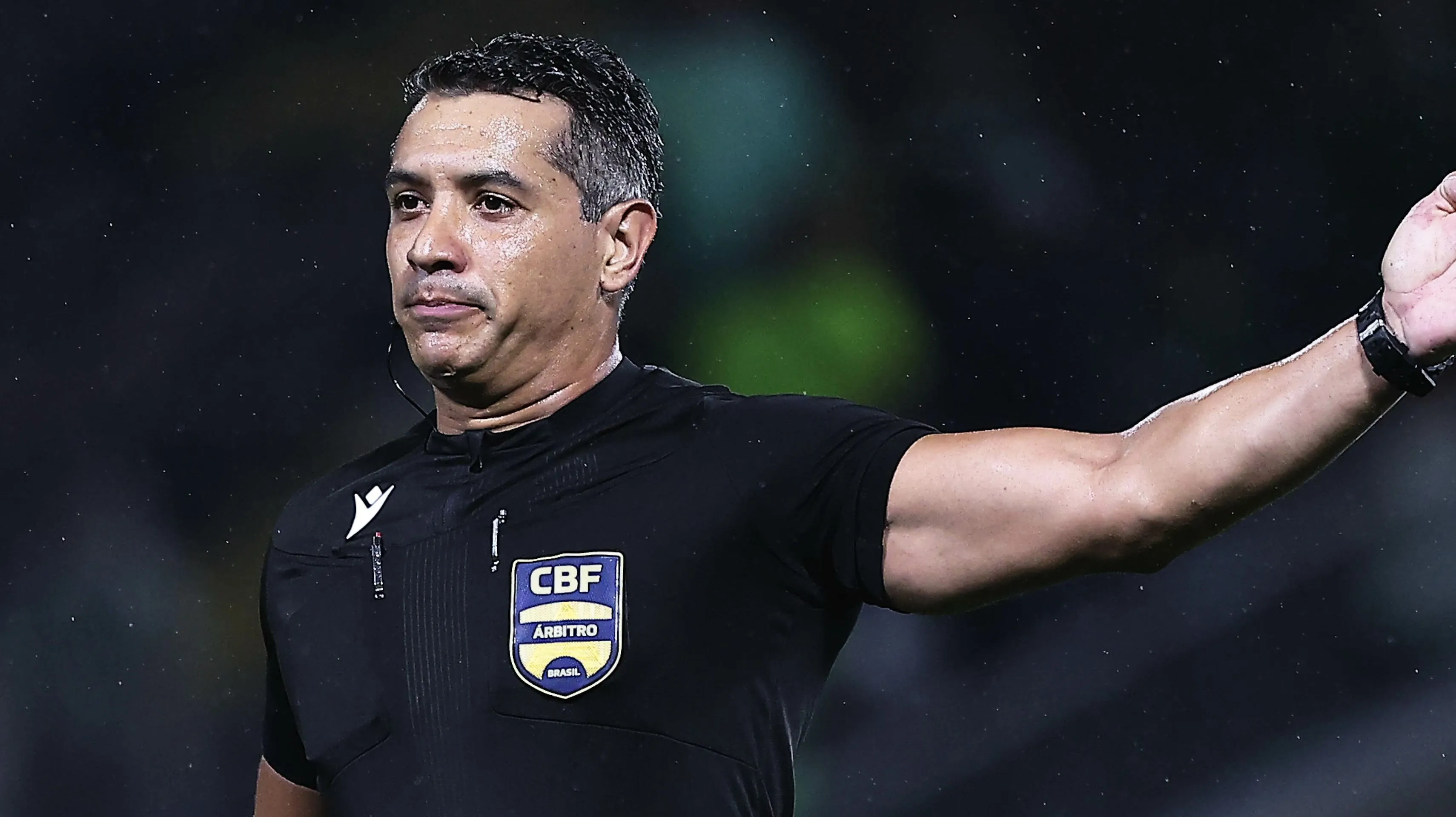 Arbitro de Palmeiras x Fluminense. Foto: Ettore Chiereguini/AGIF