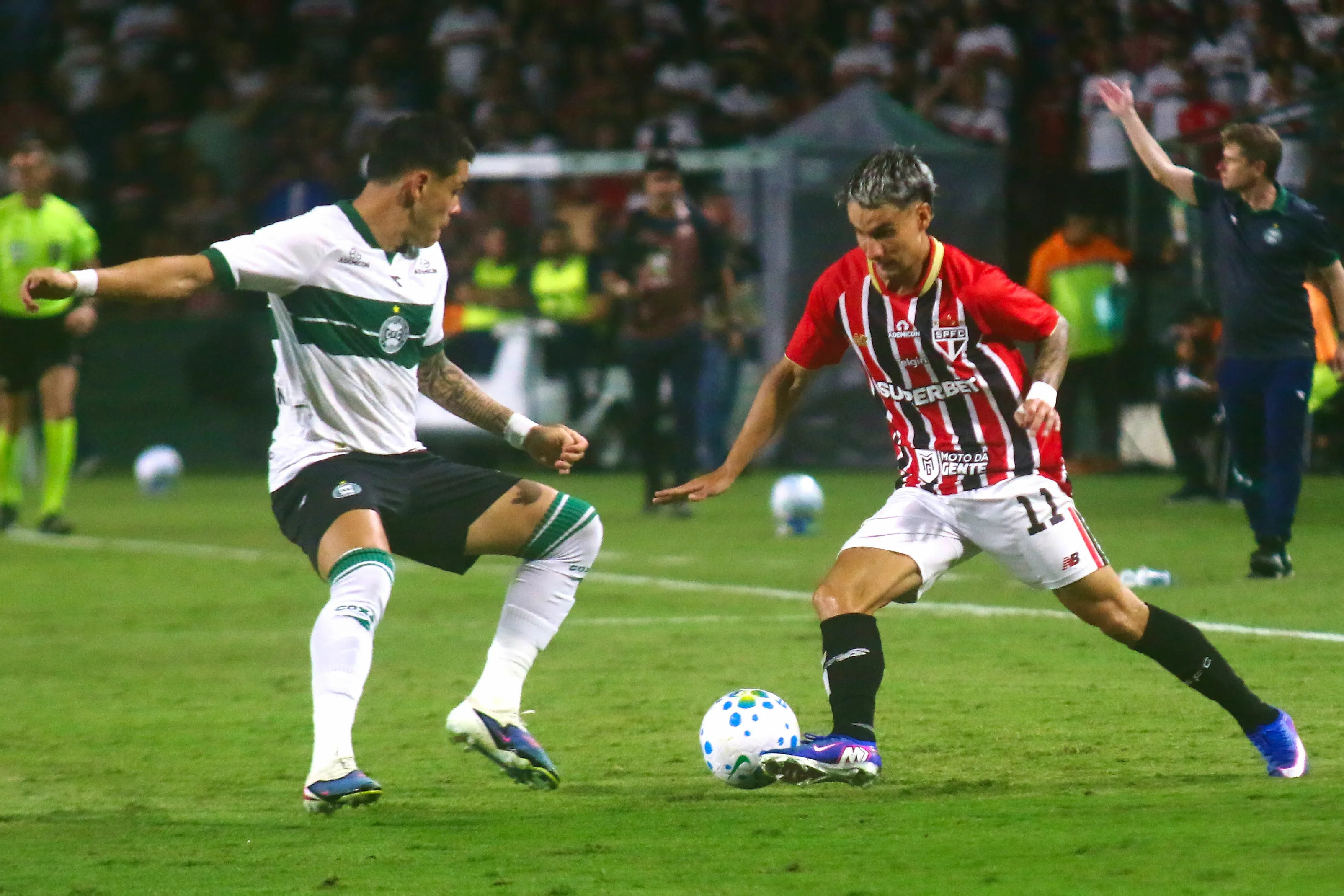 São Paulo venceu o Coritiba pelo Brasileirão. Foto: Gabriel Machado/AGIF