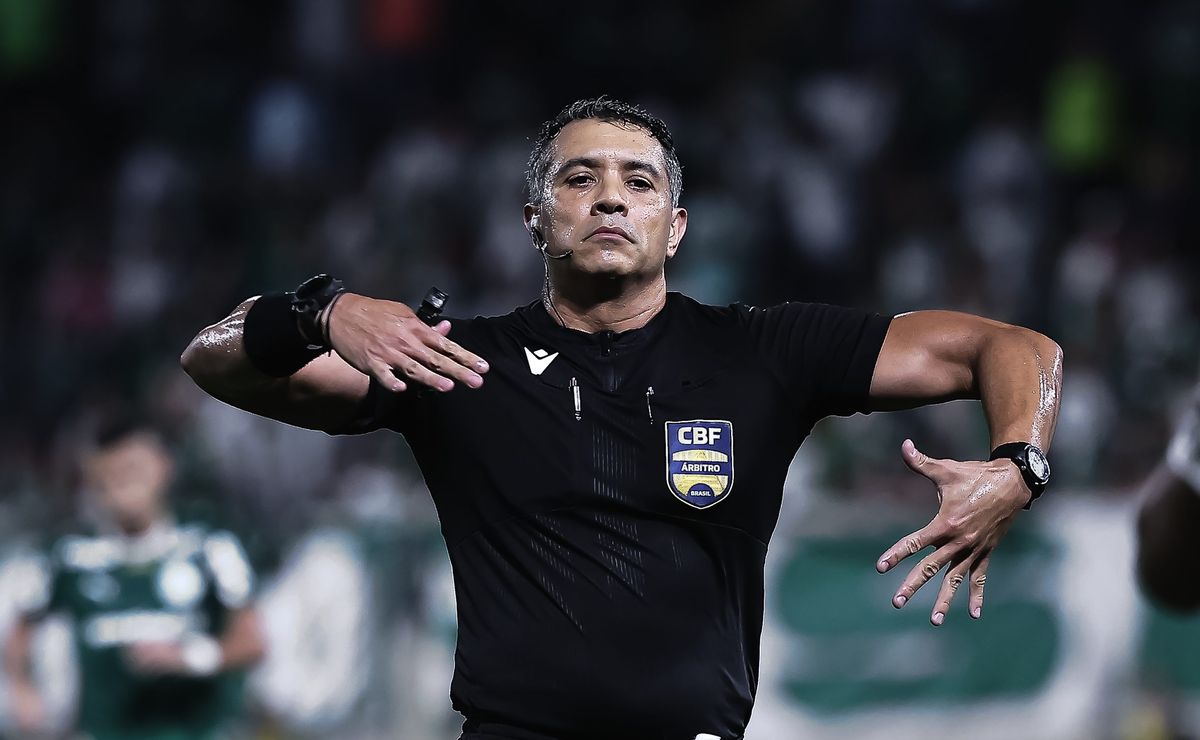 Abel Ferreira tem “ataque de fúria” relatado em súmula após Palmeiras x Fluminense e vira alvo de debate