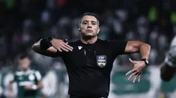 SP - BARUERI - 25/02/2026 - BRASILEIRO A 2026, PALMEIRAS X FLUMINENSE - O arbitro Felipe Fernandes de Lima durante partida entre Palmeiras e Fluminense no estadio Arena Barueri pelo campeonato Brasileiro A 2026. Foto: Ettore Chiereguini/AGIF