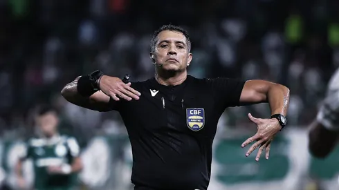 SP – BARUERI – 25/02/2026 – BRASILEIRO A 2026, PALMEIRAS X FLUMINENSE – O arbitro Felipe Fernandes de Lima durante partida entre Palmeiras e Fluminense no estadio Arena Barueri pelo campeonato Brasileiro A 2026. Foto: Ettore Chiereguini/AGIF