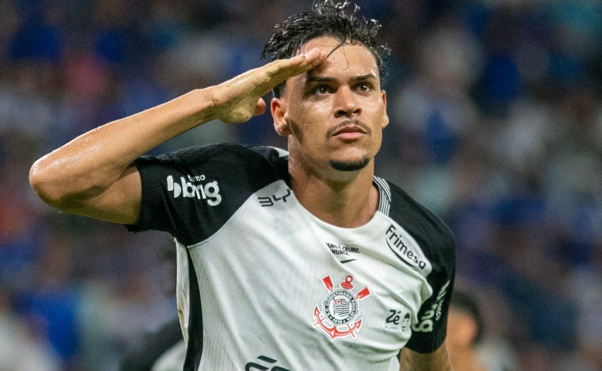 João Pedro Tchoca volta ao Corinthians, critica Torino e recebe apoio de Dorival após negociação frustrada