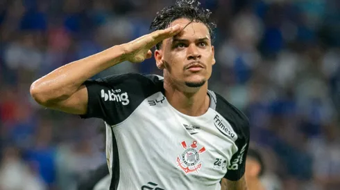 MG – BELO HORIZONTE – 25/02/2026 – BRASILEIRO A 2026, CRUZEIRO X CORINTHIANS – Joao Pedro jogador do Corinthians comemora seu gol durante partida contra o Cruzeiro no estadio Mineirao pelo campeonato Brasileiro A 2026. Foto: Fernando Moreno/AGIF