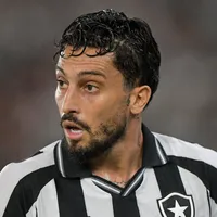 Alex Telles analisa classificação e nova função com Martín Anselmi