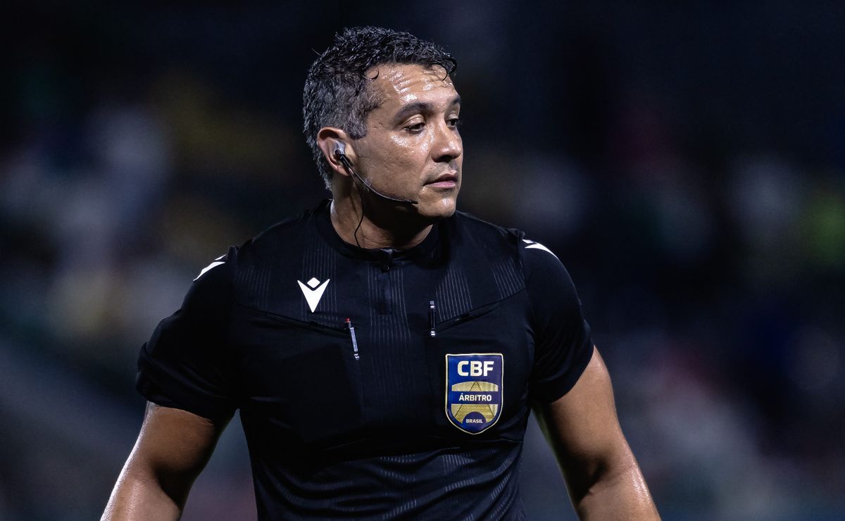 CBF expõe decisão sobre saída dupla em Palmeiras X Fluminense e adverte árbitro Felipe Fernandes de Lima