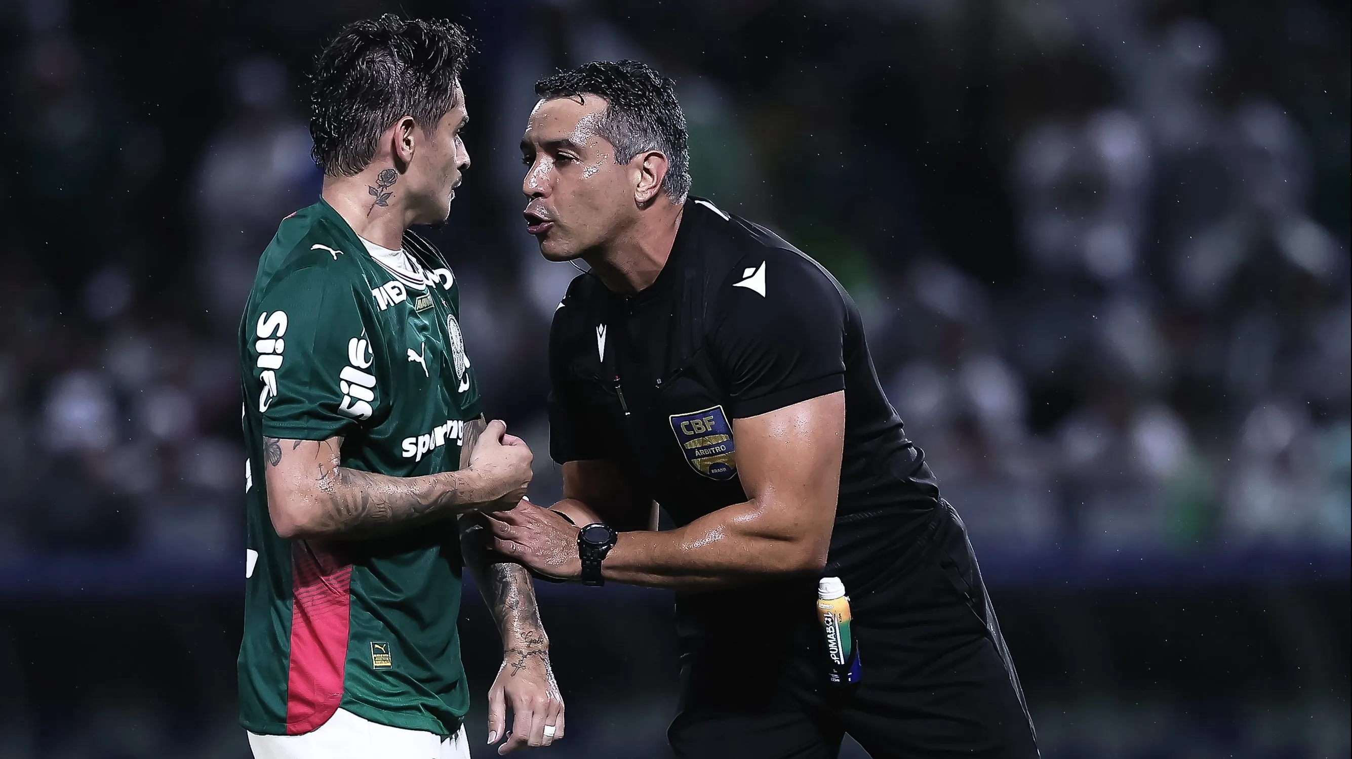 SP – BARUERI – 25/02/2026 – BRASILEIRO A 2026, PALMEIRAS X FLUMINENSE – O arbitro Felipe Fernandes de Lima durante partida entre Palmeiras e Fluminense no estadio Arena Barueri pelo campeonato Brasileiro A 2026. Foto: Ettore Chiereguini/AGIF