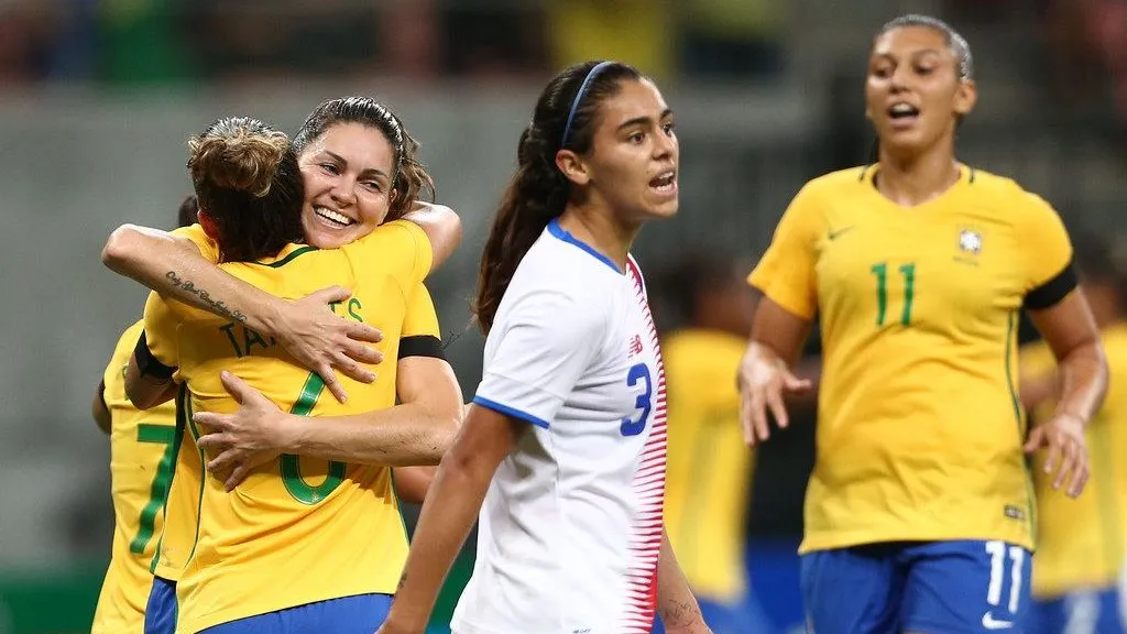 Gabi Zanotti vibra com gol sobre a Costa Rica pelo Torneio Internacional das Seleções Femininas em dezembro de 2016