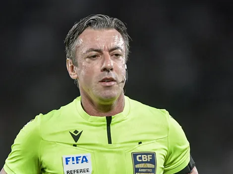 Torcedores do Atlético-MG se irritam com expulsão de Natanael e Claus é criticado