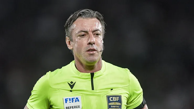 - O arbitro Raphael Claus