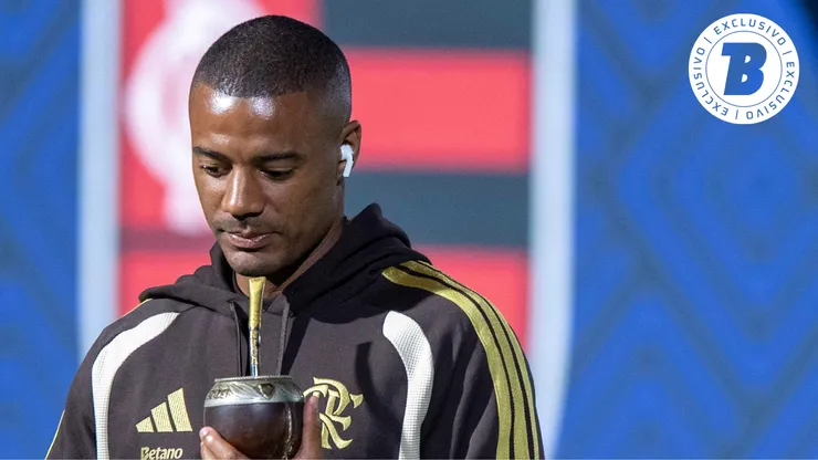 Nico De La Cruz jogador do Flamengo durante chegada da equipe para partida contra o Vitoria no estádio Barradão pelo campeonato Brasileiro A 2026.