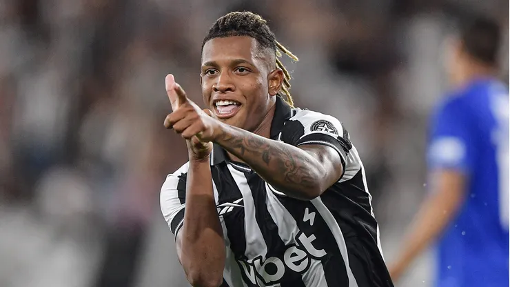 Danilo fica perto de chance na Seleção - Foto: Thiago Ribeiro/AGIF