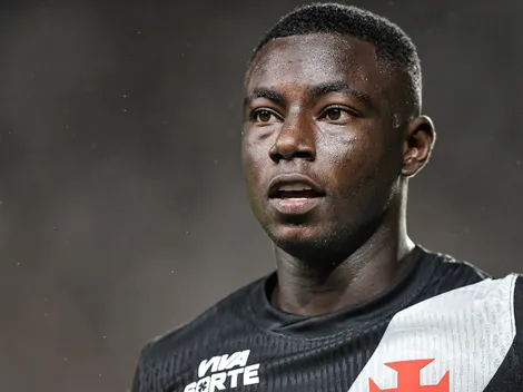 Vasco pode fazer mudança na escalação com Hinestroza como titular contra o Santos