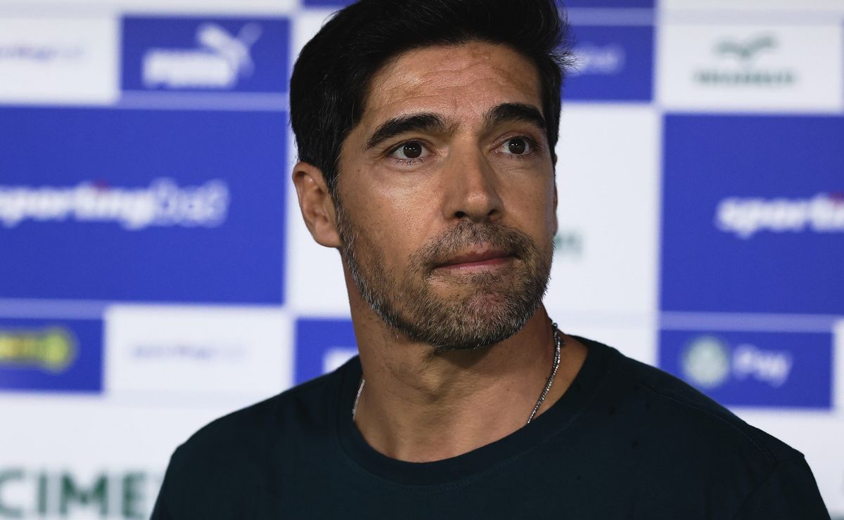 Abel Ferreira cita expulsão de Zubeldía e analisa Palmeiras x Fluminense: “Não pode sofrer esse gol”