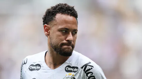Neymar voltou ao Santos após se recuperar de lesão. Foto: Gilson Lobo/AGIF