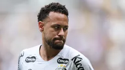Neymar não é relacionado pelo Santos.
