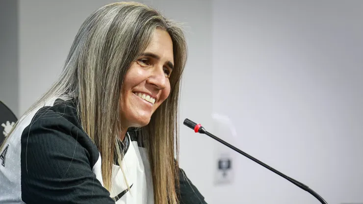 Emily Lima em apresentação no novo clube - Foto: Rodrigo Gazzanel/Corinthians