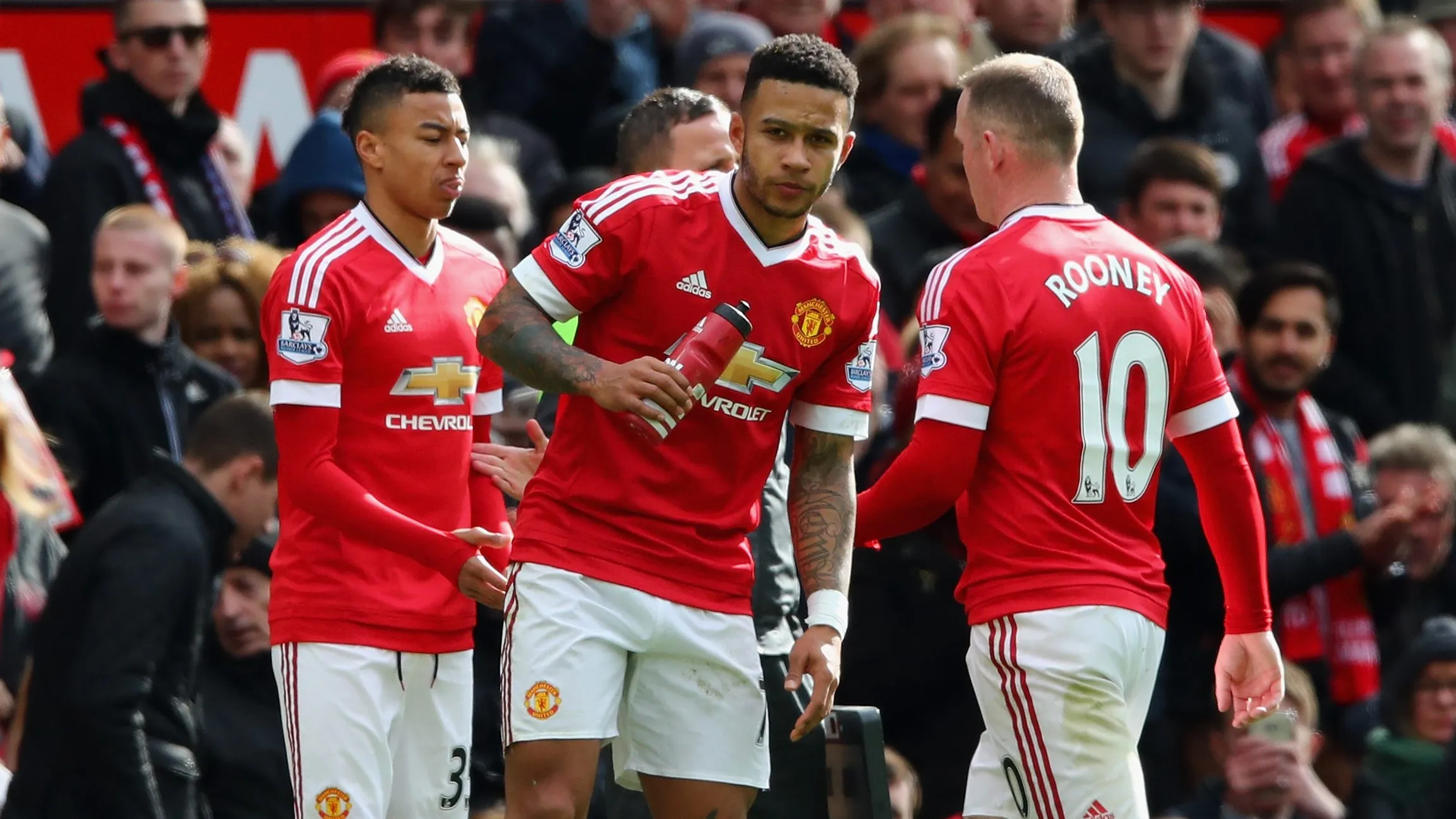 Depay e Lingard em ação pelo United em 2016. (Photo by Clive Brunskill/Getty Images)