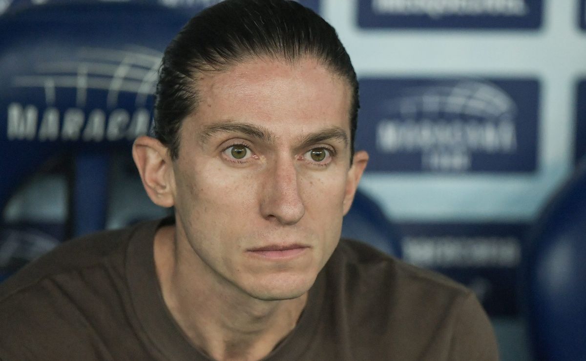 Flamengo confirma escalação oficial contra o Lanús pela Recopa Sul-Americana e Filipe Luís barra Paquetá
