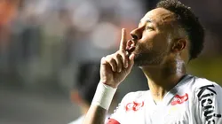 Neymar Jr. jogador do Santos comemora seu gol durante partida contra o Vasco no estadio Vila Belmiro pelo campeonato Brasileiro A 2026. Foto: Mauricio De Souza/AGIF