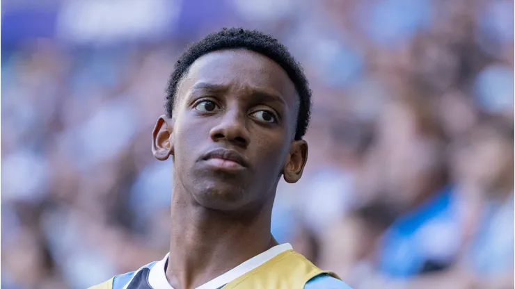 RS - PORTO ALEGRE - 13/09/2025 - BRASILEIRO A 2025, GREMIO X MIRASSOL - Gabriel Mec jogador do Gremio durante partida contra o Mirassol no estadio Arena do Gremio pelo campeonato Brasileiro A 2025.